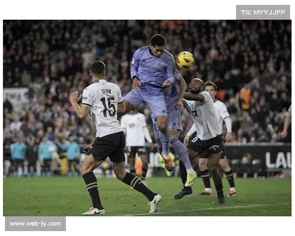 瓦伦西亚1-0莱万特，皇马旧将杜罗一剑封喉